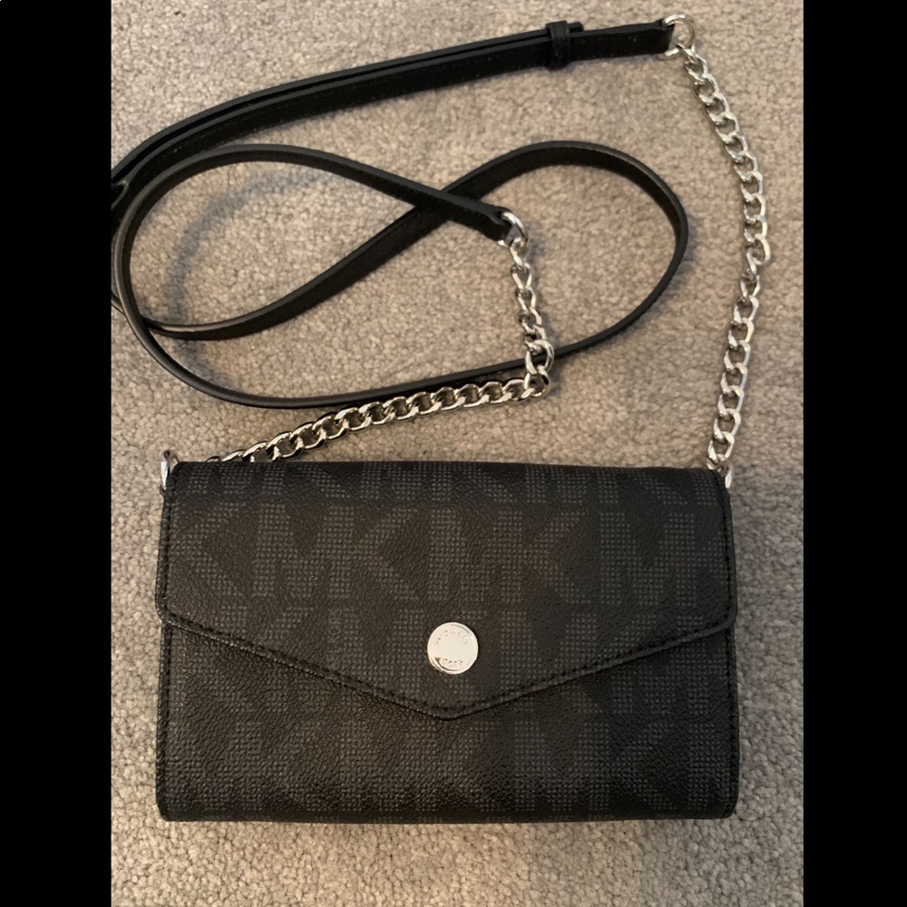 Michael Kors Wallet w/ Attachable Crossbody Strap